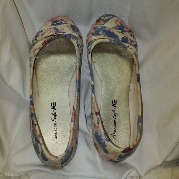 Flats - Picture 2 of 4